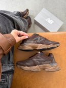 New Balance 9060 - Café/Preto