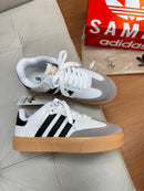 Sambae Retrô - Branco/Preto