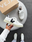 Veja V-10 - Branco/Preto