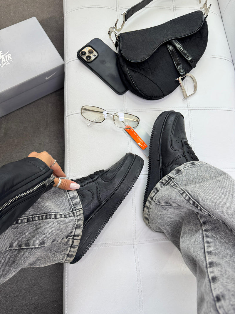 Nike Air Force F1 - All Black