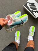 Nike Pegasus Plus - Cinza/Limão
