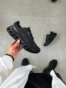 On CloudSurfer Max Premium - All Black