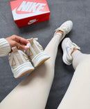 Nike Running Est 1972 - Bege/Ouro