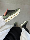 On CloudSurfer Max Premium - Verde Militar