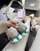 New Balance 9060 Premium - Bege/Azul/Rose