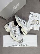 New Balance 530 - Branco/Prata