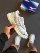 Mizuno Race S - Cinza