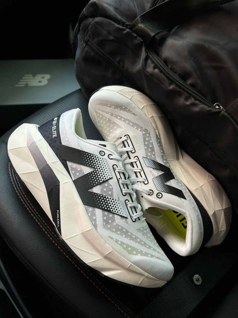 New Balance FuelCell Elite V4 - Branco