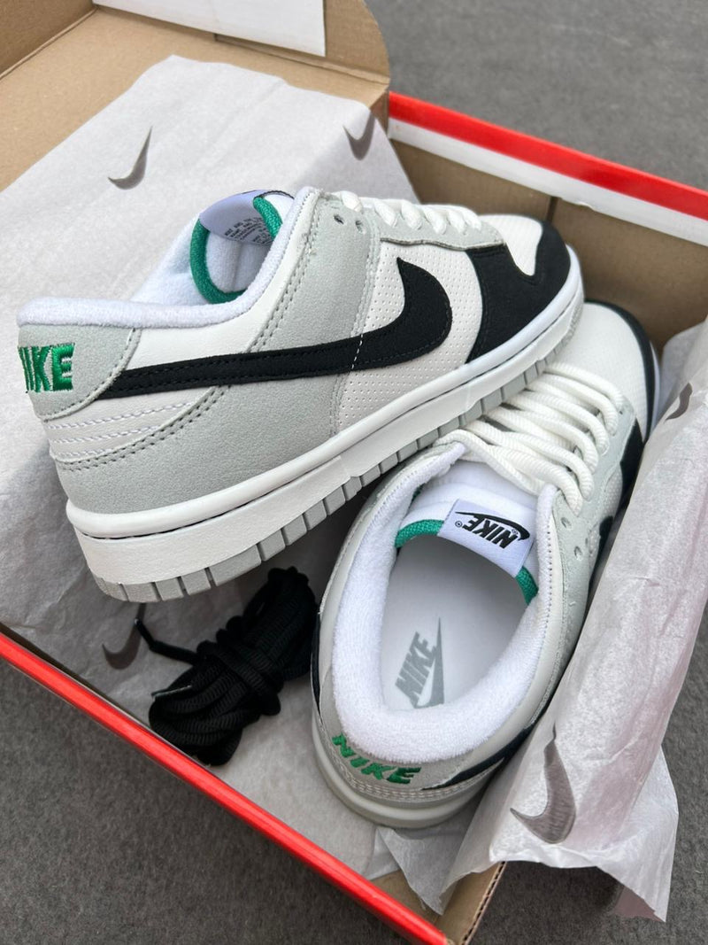 NiKe Dunk Low Pro Luxo - Branco/Preto/Cinza