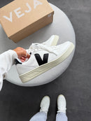 Veja V-10 - Branco/Preto