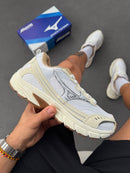 Mizuno Race S - Bege/Caramelo