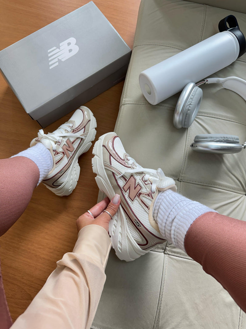 New Balance 725