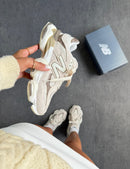 New Balance 9060 Premium - Bege/Caqui