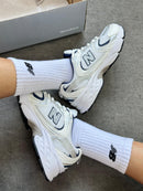 New Balance 530 Premium - Branco/Marinho