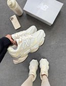 New Balance 9060 Premium - Off/Mint