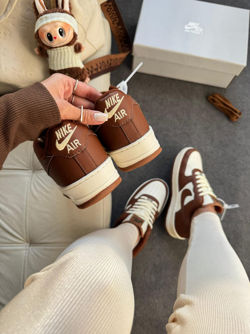 Nike Air Force - Marrom