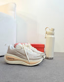 Nike Vomero Plus - Off/White/Bege