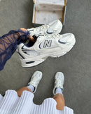 New Balance 530 Premium - Branco/Marinho
