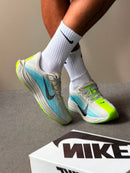 Nike Pegasus Plus - Cinza/Limão