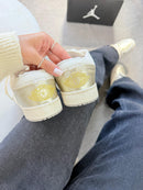 Tênis Jordan Low 01 - Off/Ouro