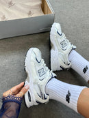 New Balance 530 Premium - Branco/Marinho