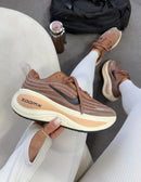 Nike Vomero Plus - Capuccino/Preto