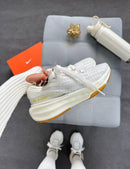 Nike Zoom X Invincible run 3 - Bege/ouro