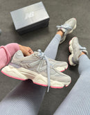 New balance 9060 - Cinza/rosa