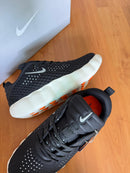Nike Mind 02 Premium – Preto com Solado Claro