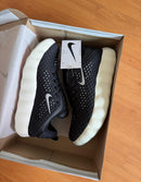 Nike Mind 02 Premium – Preto com Solado Claro