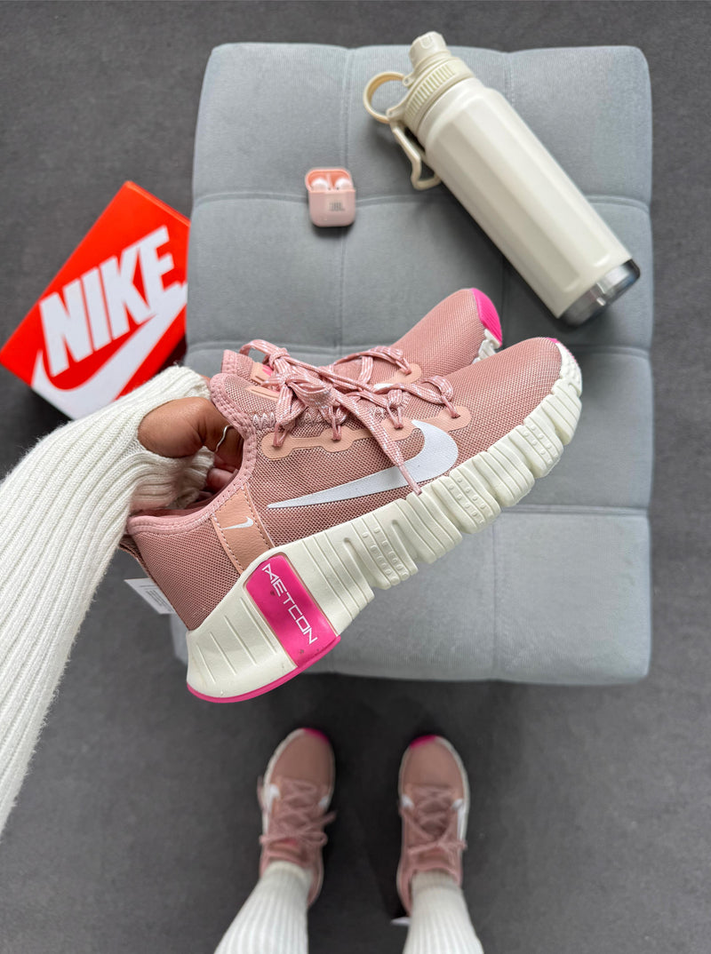 Nike metcon -  nude pink