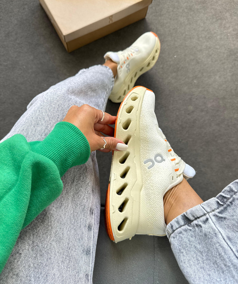 On Cloud Eclipse 2 "Virgínia" - Off/ laranja