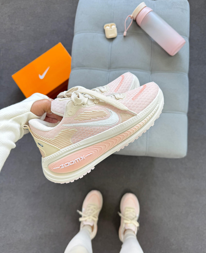 Nike Vomero 18 - Rosê off