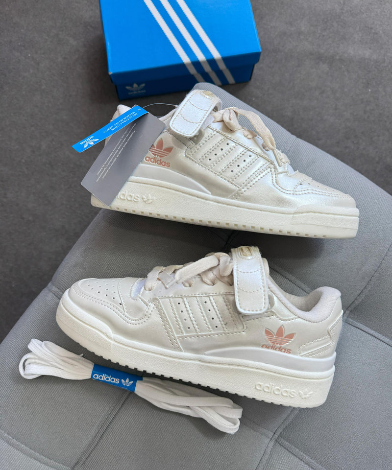 Adidas fórum low Velcro - Pérola