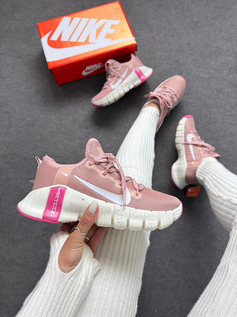 Nike metcon -  nude pink