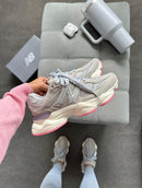 New balance 9060 - Cinza/rosa