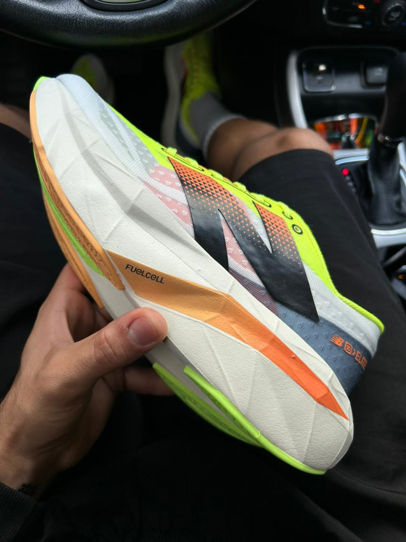 New Balance FuelCell Elite V4 - Neon