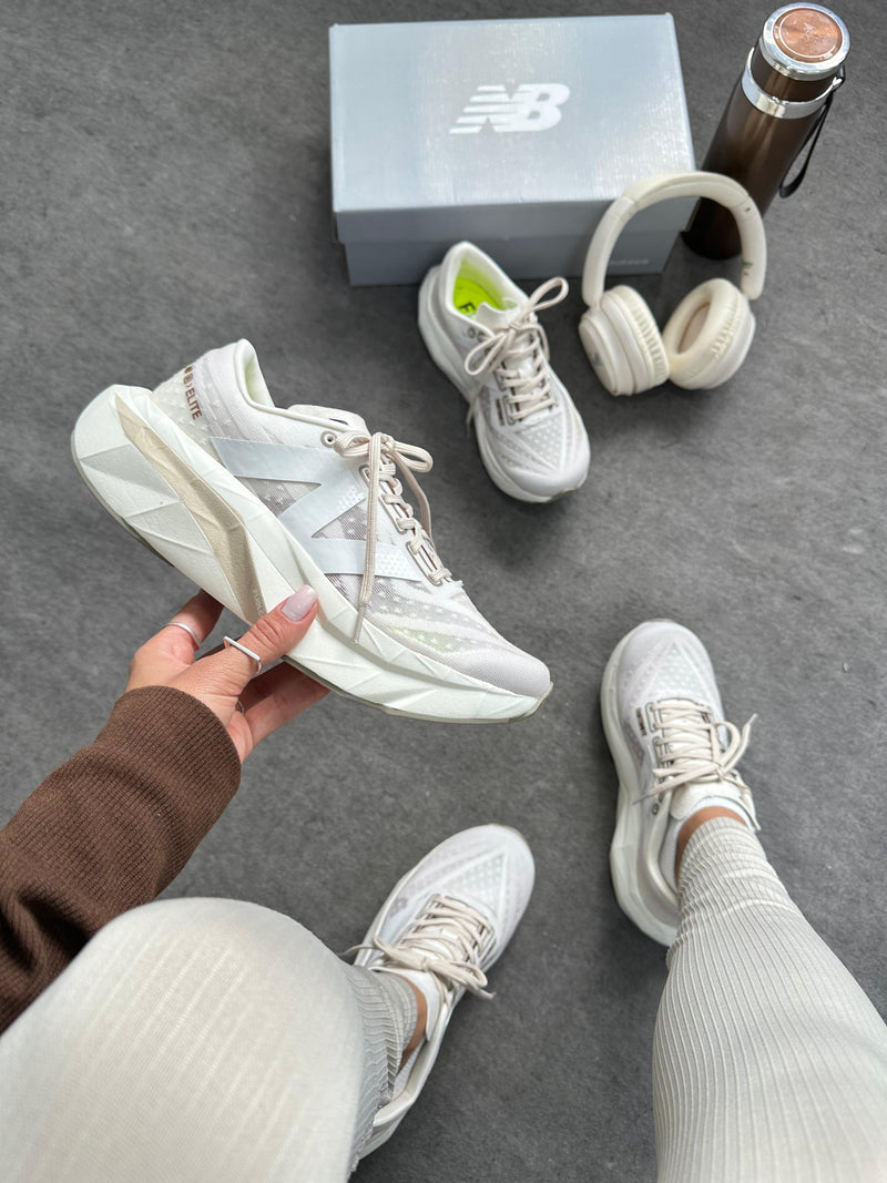 New balance FuelCell SC Elite v4 - Branco/Off