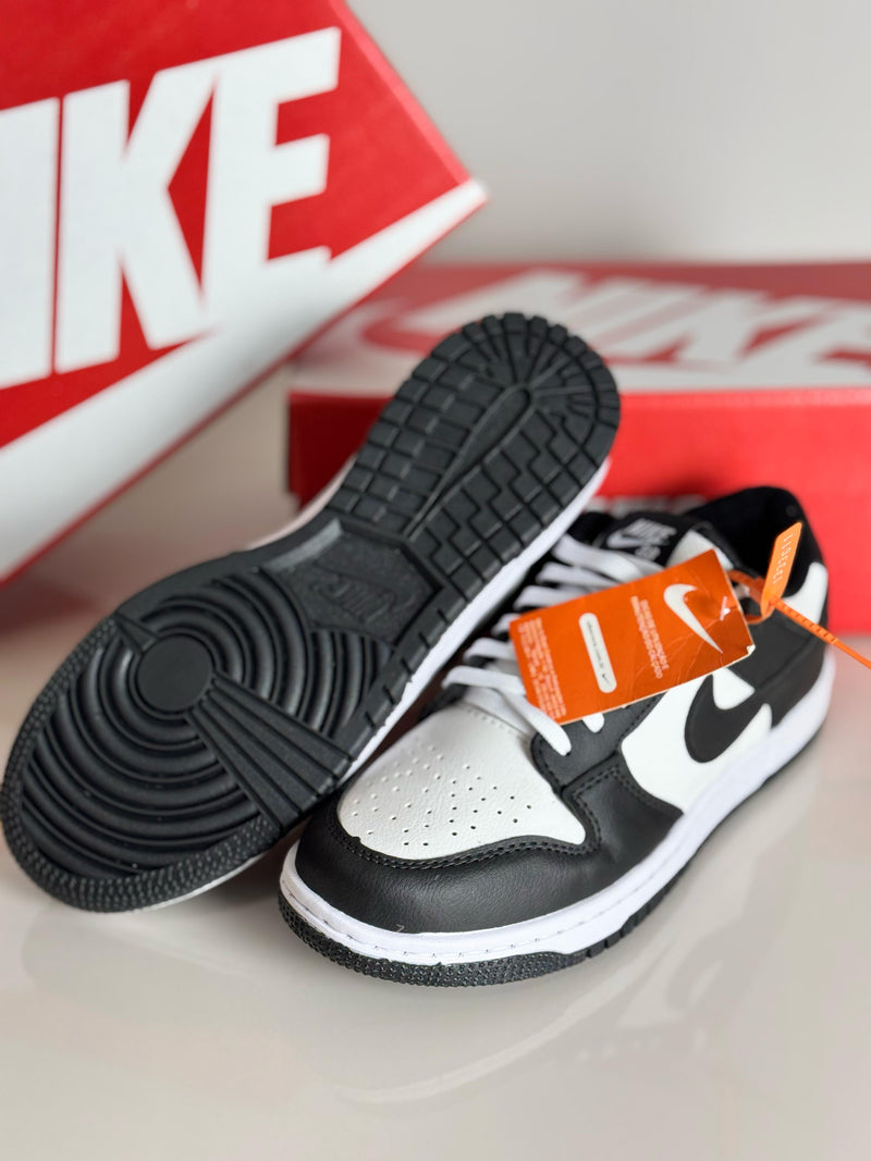 Nike Dunk Low Pro "Preto e Branco