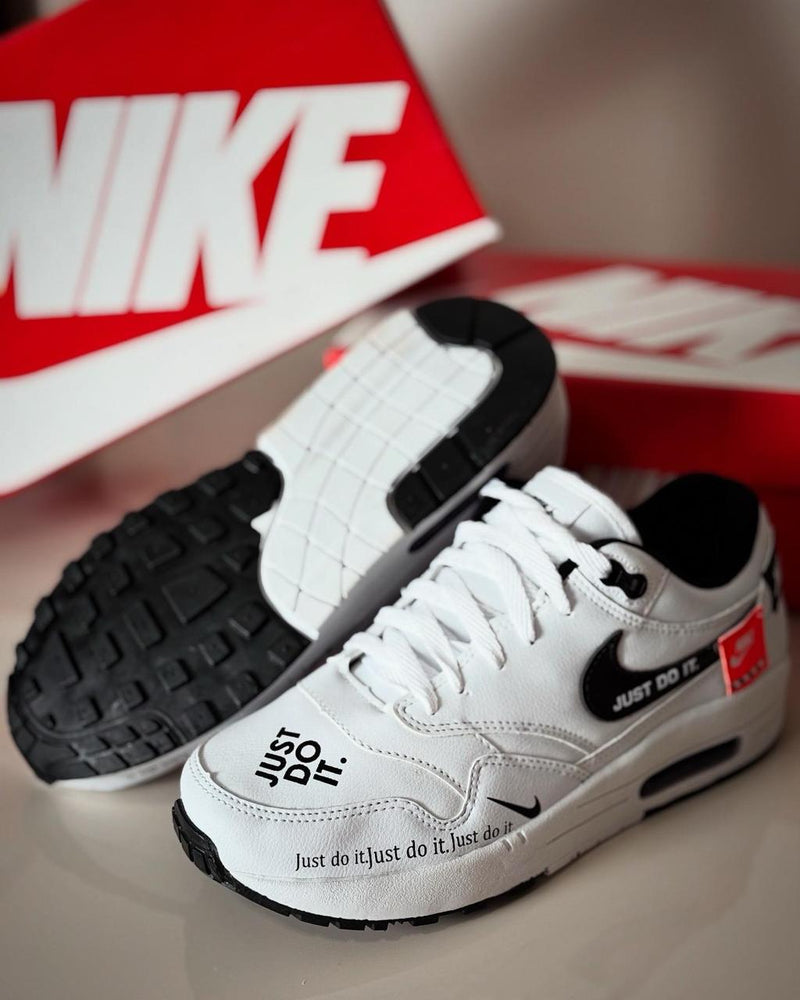 Nike Air Max 90 "Branco c/ Preto"