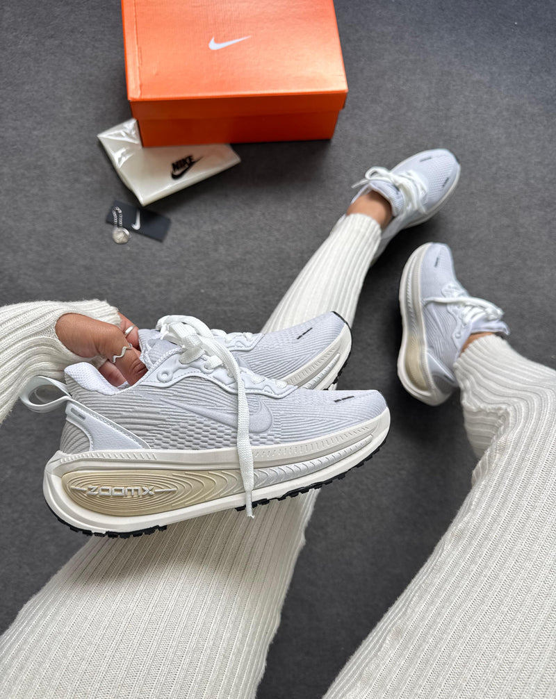 Nike zoom x Vomero 18 prime - branco/prata