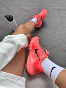 Nike Vomero 18 Premium Unissex - Laranja