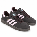 Adidas Samba OG – Brown Pink: par em três quartos