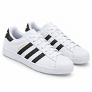 Adidas Super Star White, par em três quartos