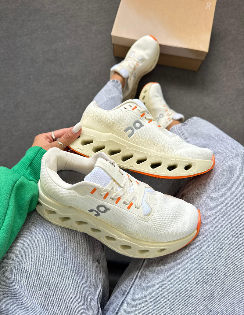 On Cloud Eclipse 2 "Virgínia" - Off/ laranja