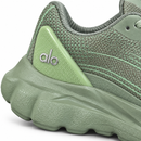 Alo Runner – Sage Green — foto de estúdio 5