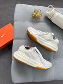 Nike Zoom X Invincible run 3 - Bege/ouro