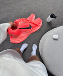 Nike Vomero 18 Premium Unissex - Laranja