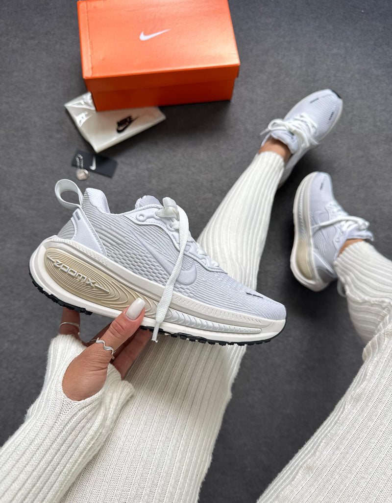 Nike zoom x Vomero 18 prime - branco/prata