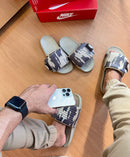 Chinelo Nike Offcourt Adjust - Marrom